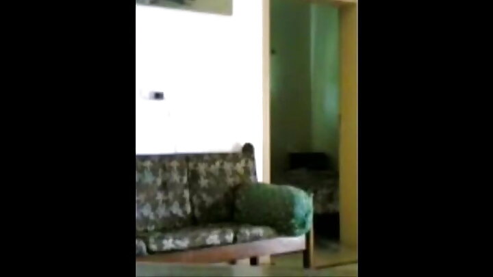 İsti sikişdən sonra gənc qadının üzünə sperma batırmaq