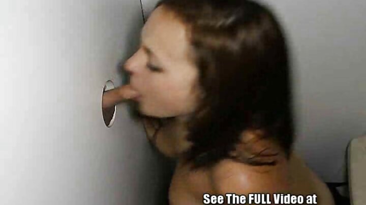 Qıvrım saçlı sarışın Allie Addison masturbasiyadan sonra seksdən sperma alır