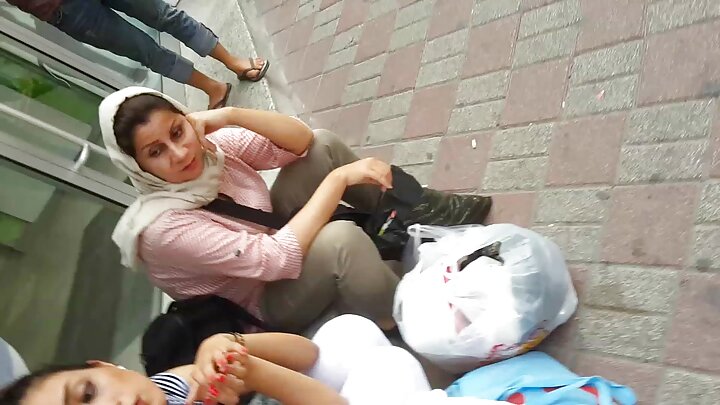 A Kiçik kürən yaşlı sevgilisinin böyük penis sürür