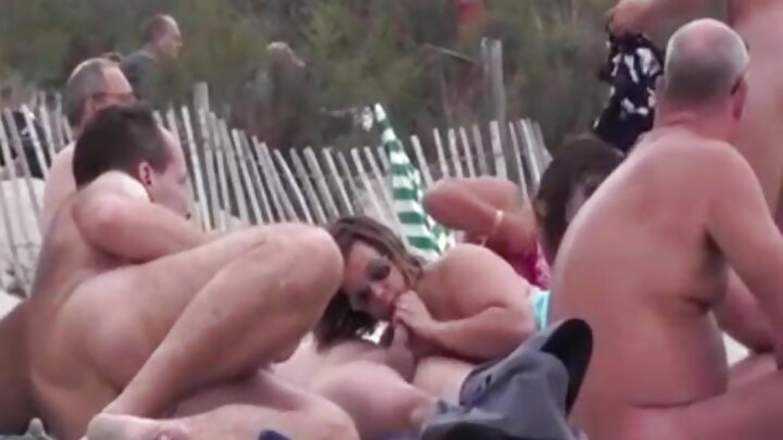 Sarışın BBW böyük bir penis oğlanı dərindən boğur
