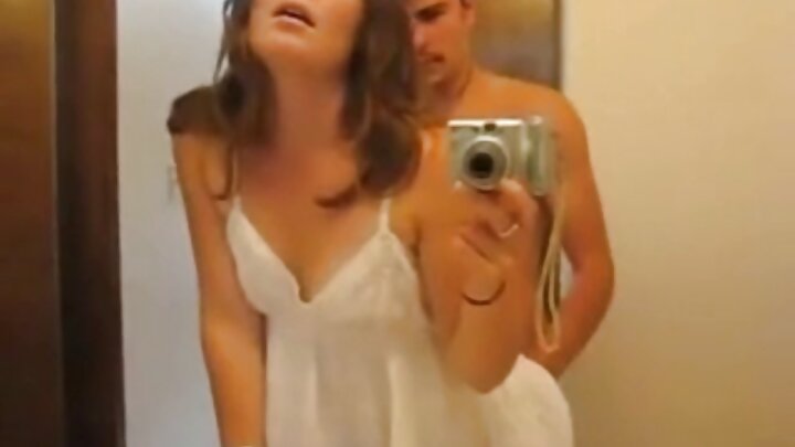 Oral seks müəllimi nəhayət ilk video dərsini çəkdi.