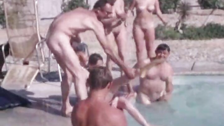 Barmen sərxoş sarışını arxasına sikir
