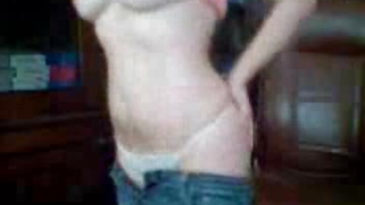Rus tələbə vaginal porno kastinqinə qatılır və kamerada sperma dadır.