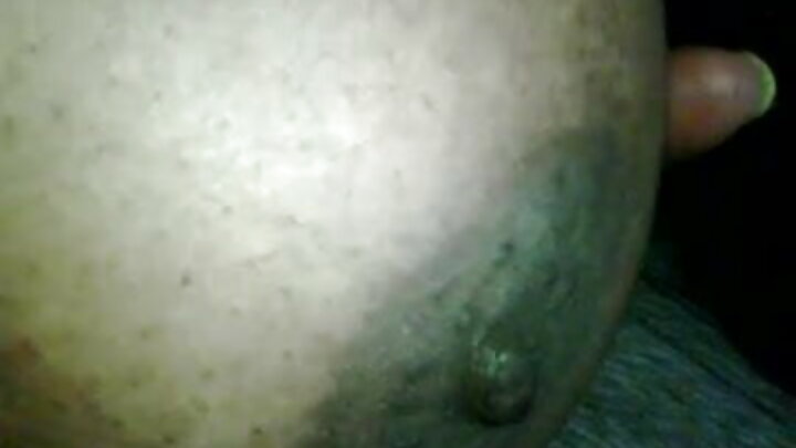 Yetkin arvadlar gənc svinger ərləri ilə cinsi əlaqədə olurlar