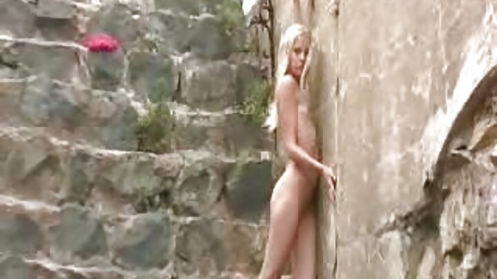 Rus pornosunda Askari Taka arxaya böyük bir xoruz alır.