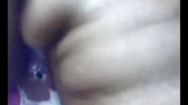 Rus tələbə Jenny Grill anal kastinqdə sidiyə çıxarılıb və qrup seks edilib.