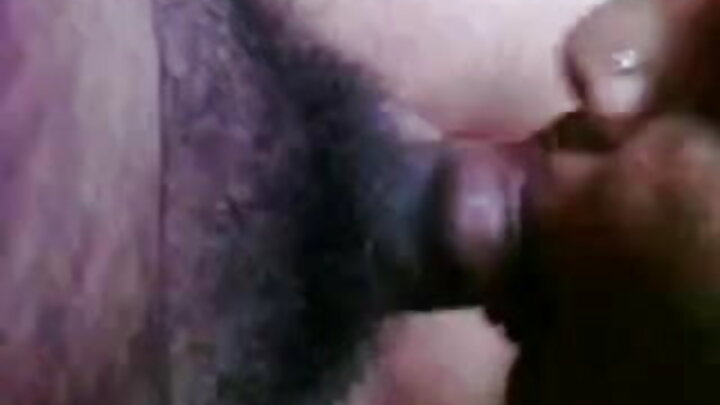 Qız anal qrup seksində qalın siklərlə davranır